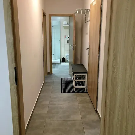 Budget Knm5 Apartament *